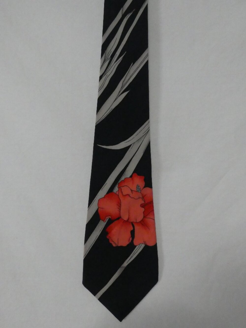 Vintage LEONARD PARIS Pure Silk Floral Neck Tie Navy Blue Red Iris Orchid